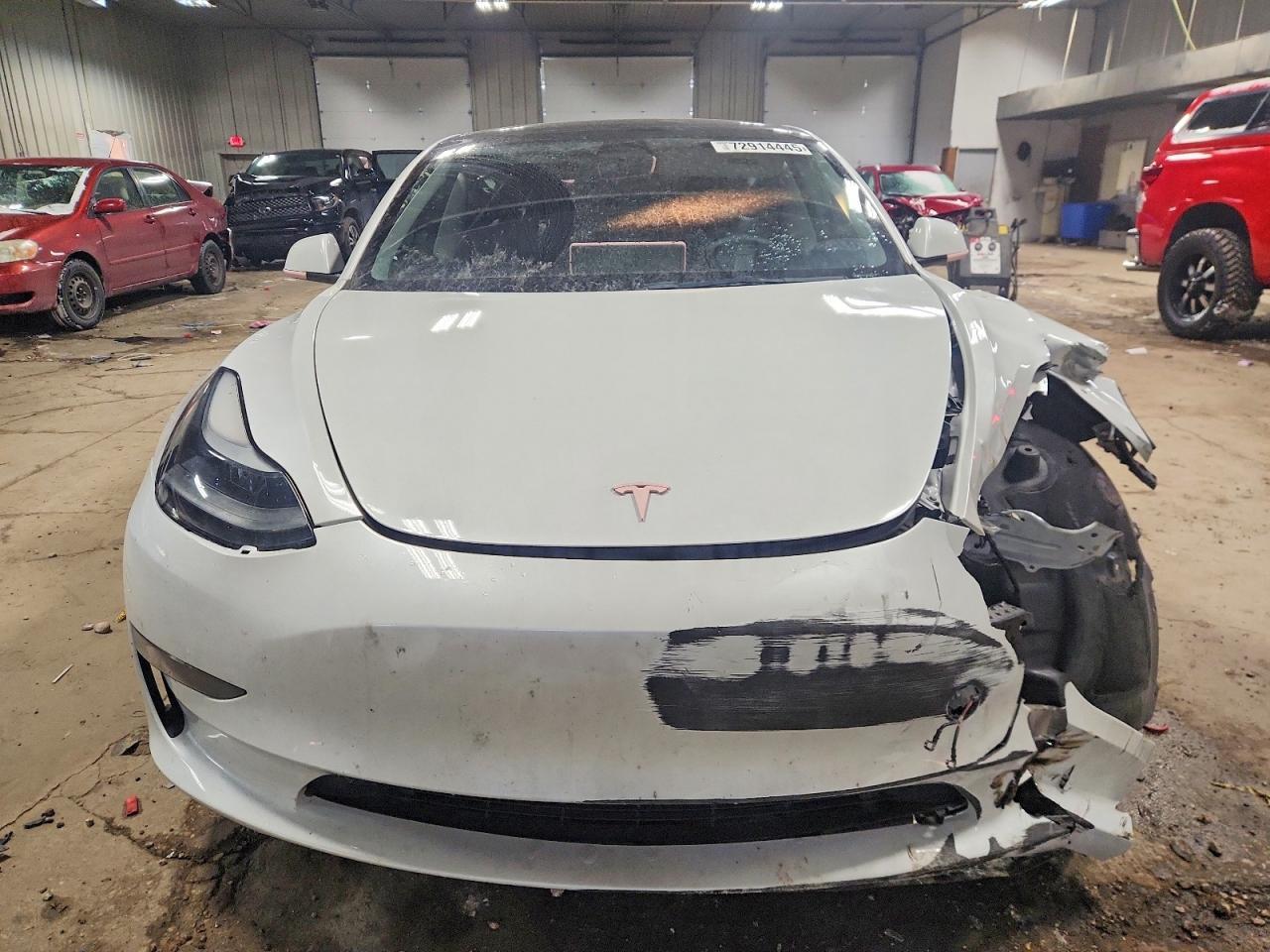 2023 Tesla Model 3 - Фото 5