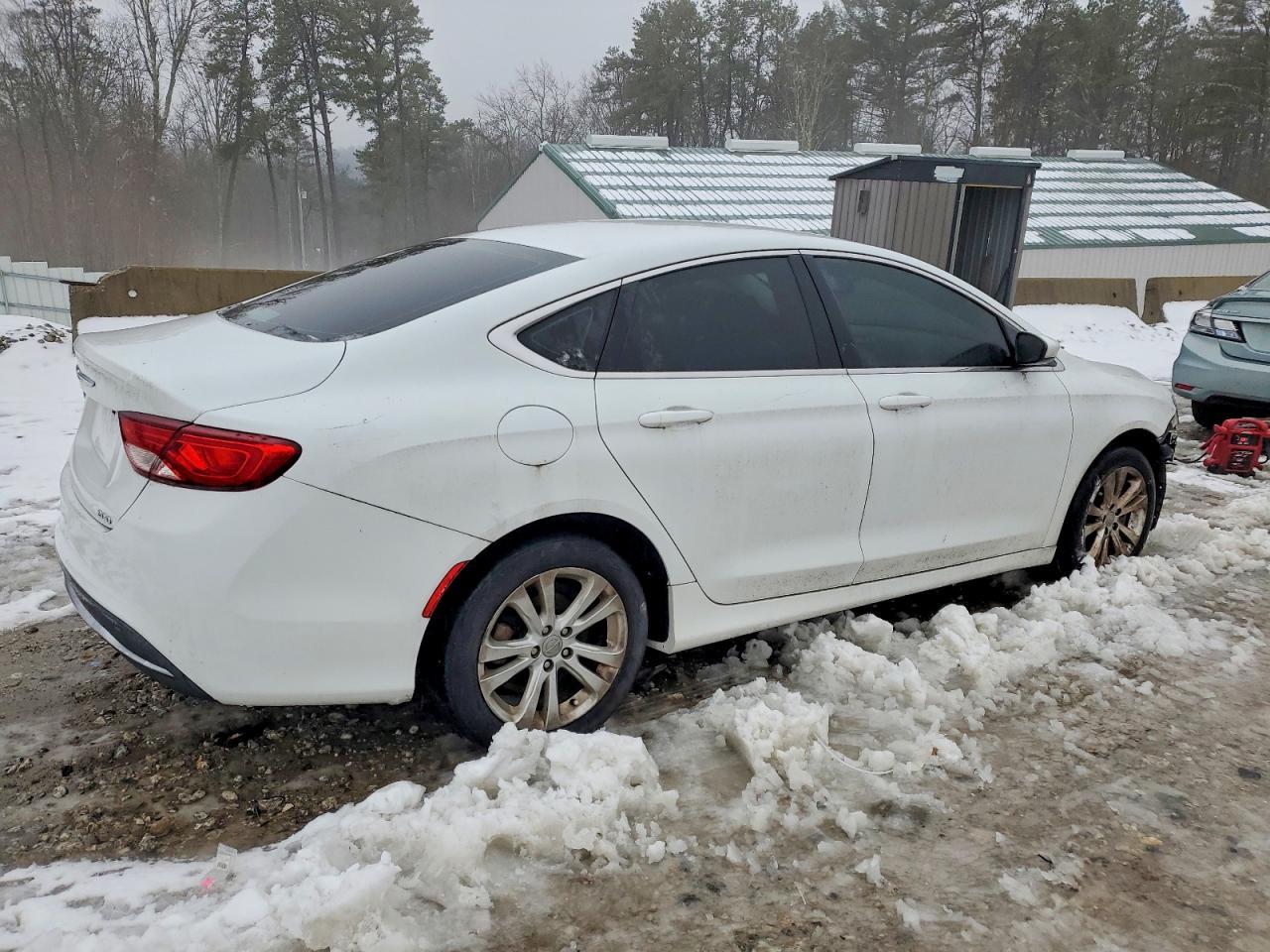 2015 Chrysler 200 Limited - Фото 3
