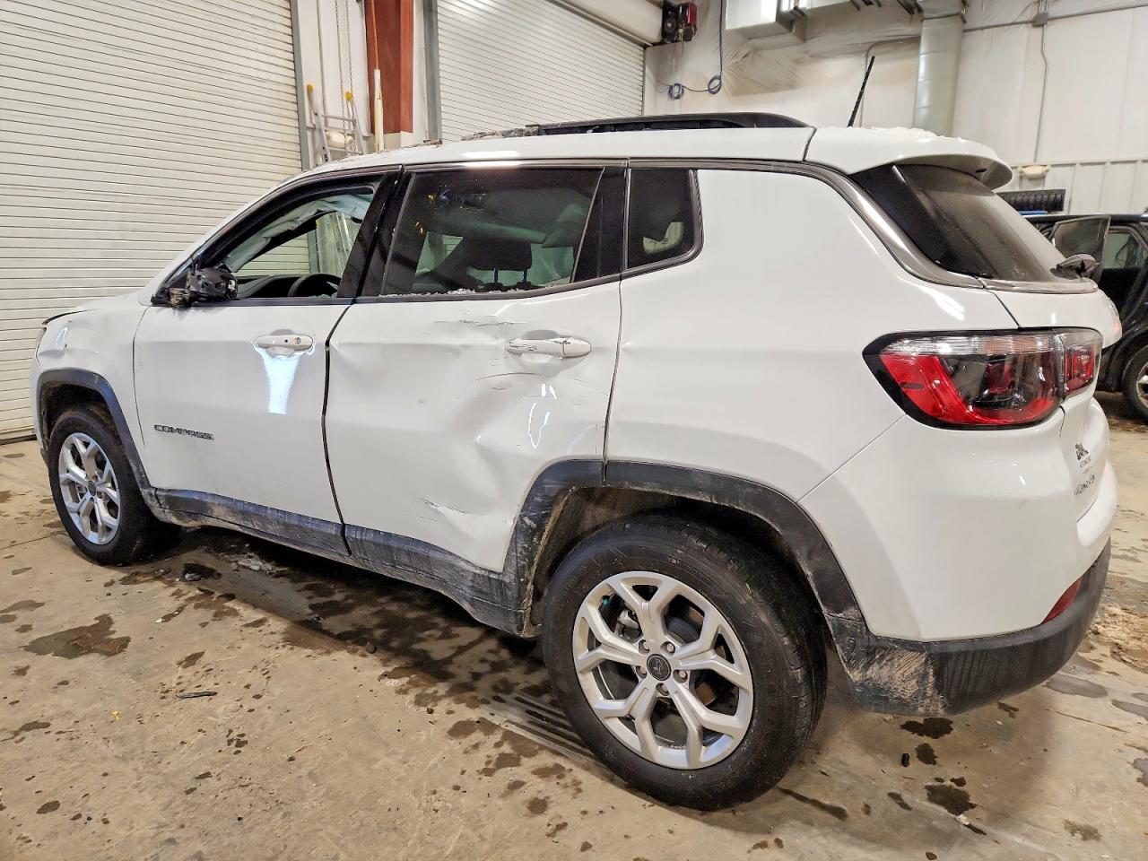 2025 Jeep Compass Latitude - Фото 2