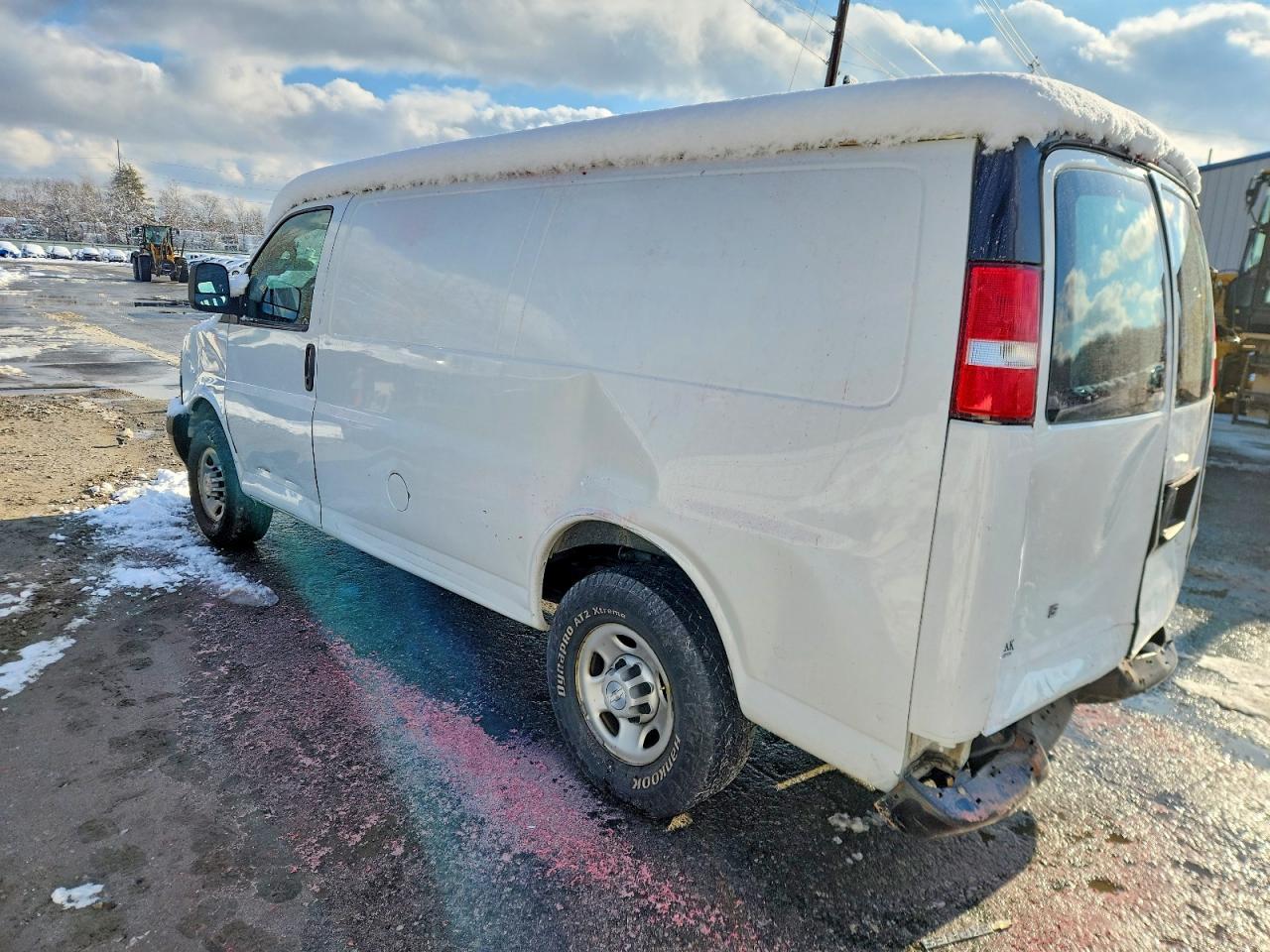 2018 Chevrolet Express 2500 Delivery Van - Фото 2