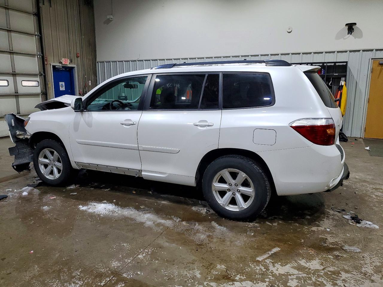 2010 Toyota Highlander - Image 2