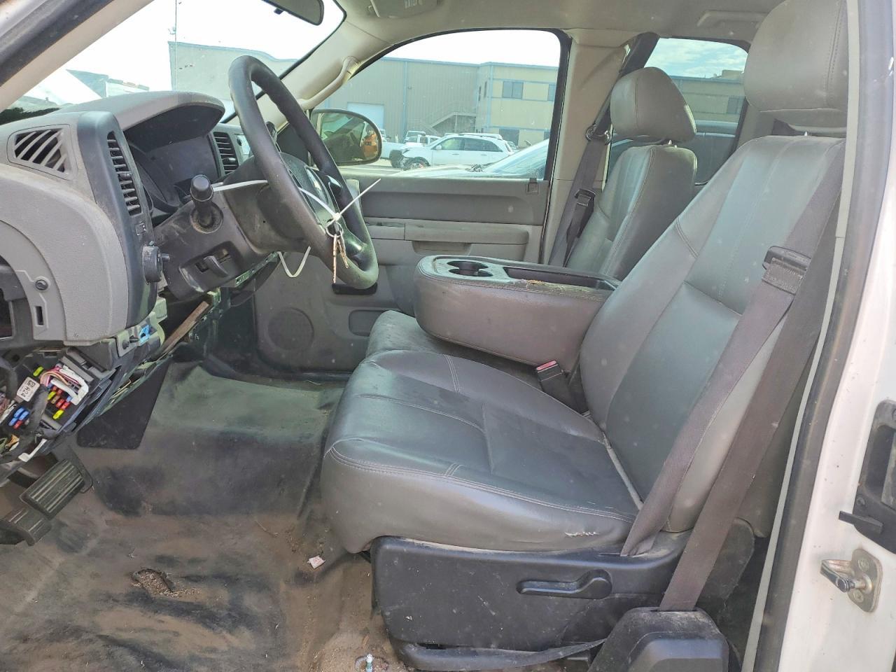 2013 Chev Silverado C1500 - Image 7