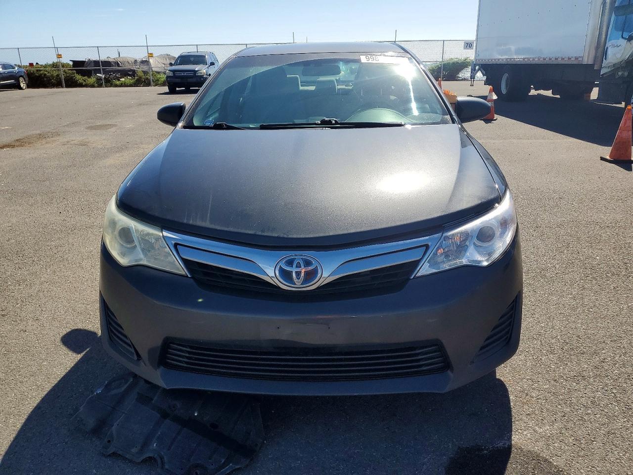 2013 Toyota Camry - Фото 5