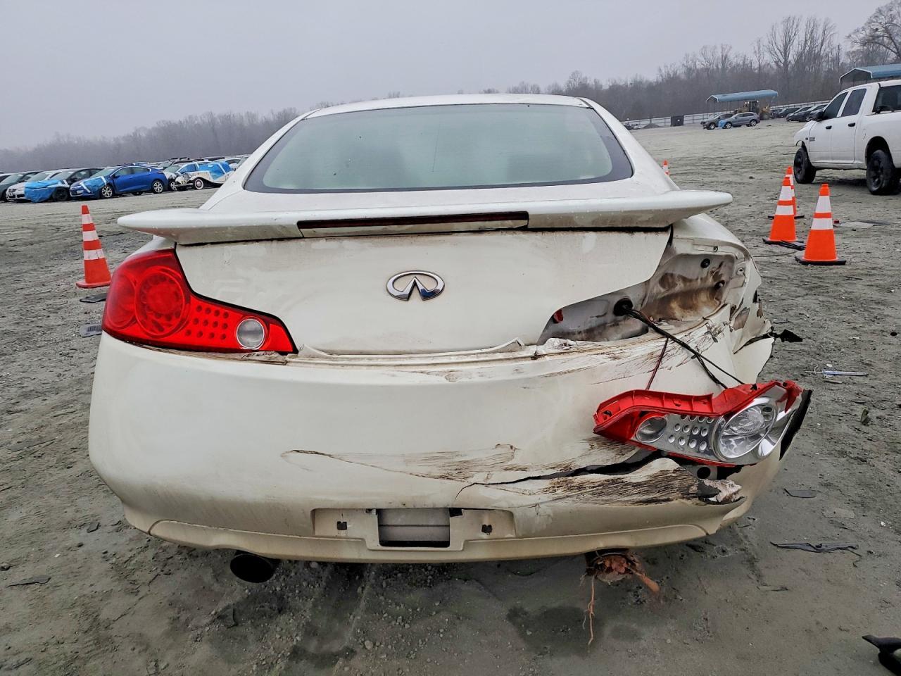 2004 Infiniti G35 - Image 6