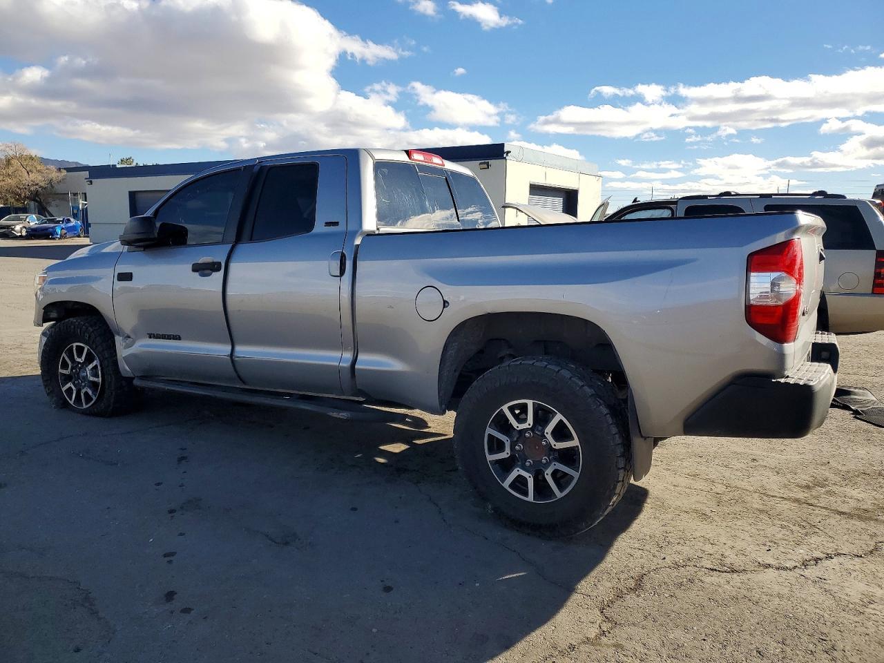 2015 Toyota Tundra Sr5 - Фото 2