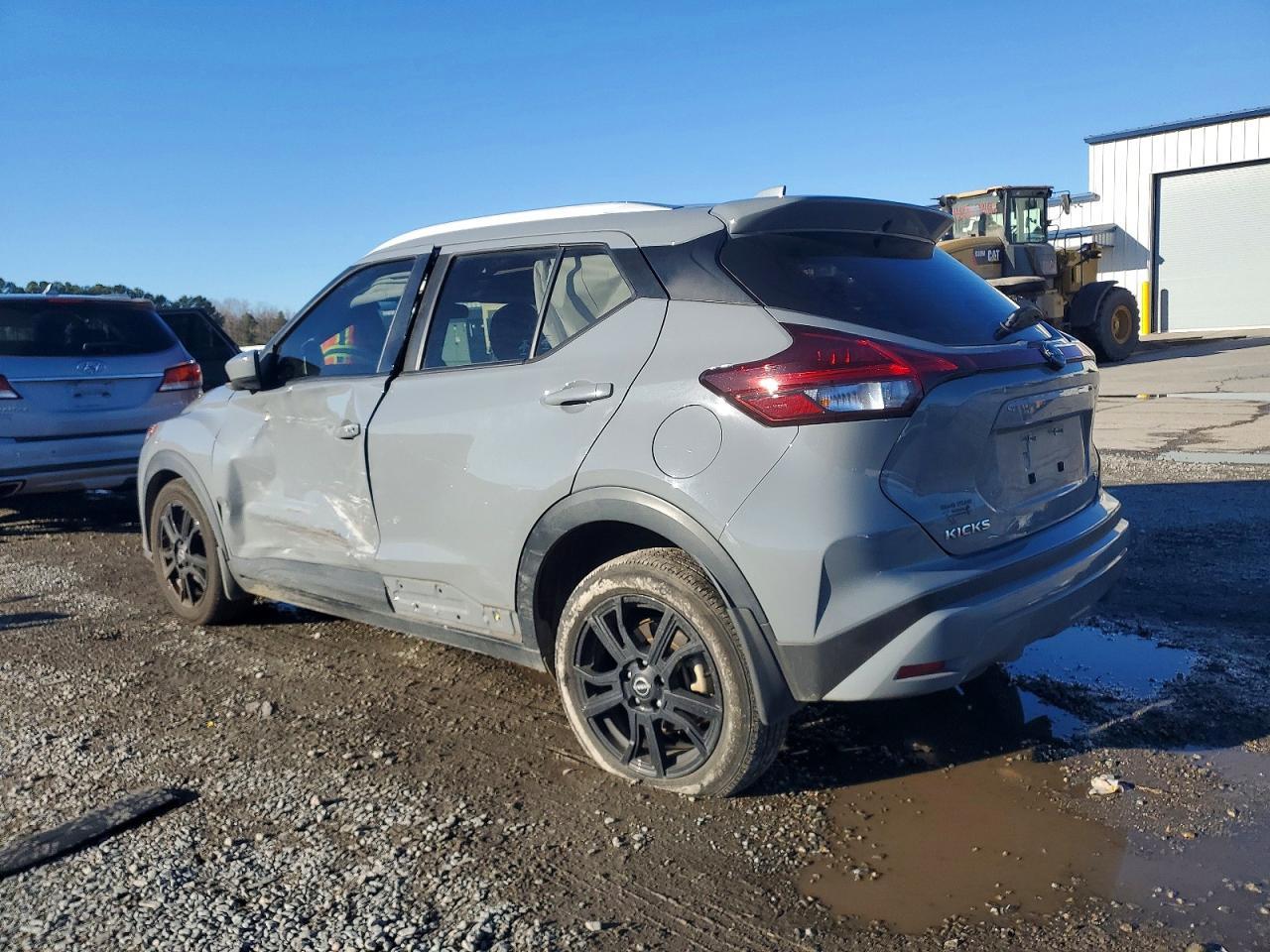 2024 Niss Kicks - Фото 2