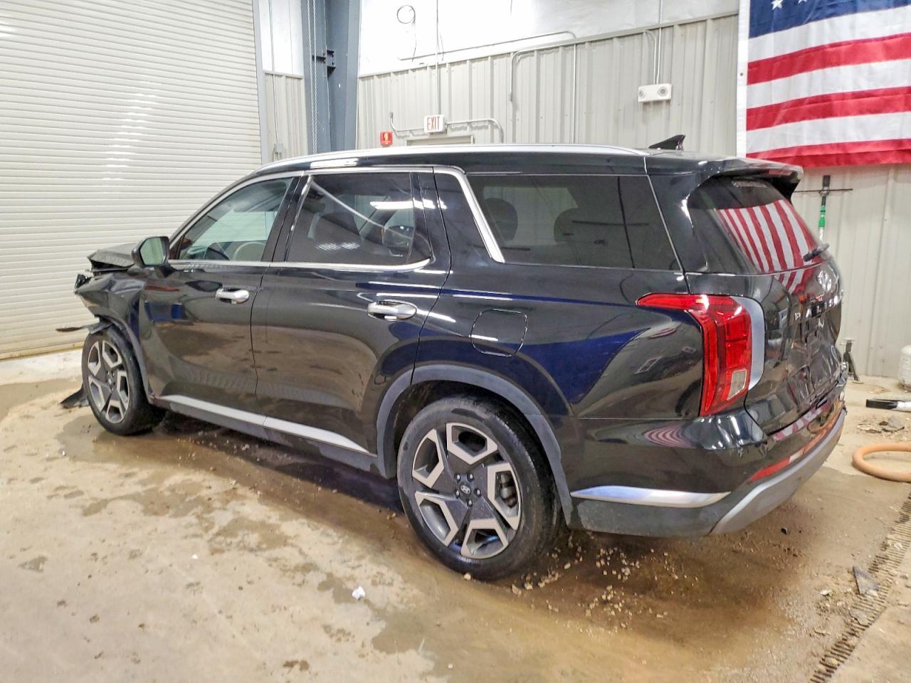 2023 Hyundai Palisade Limited - Image 2