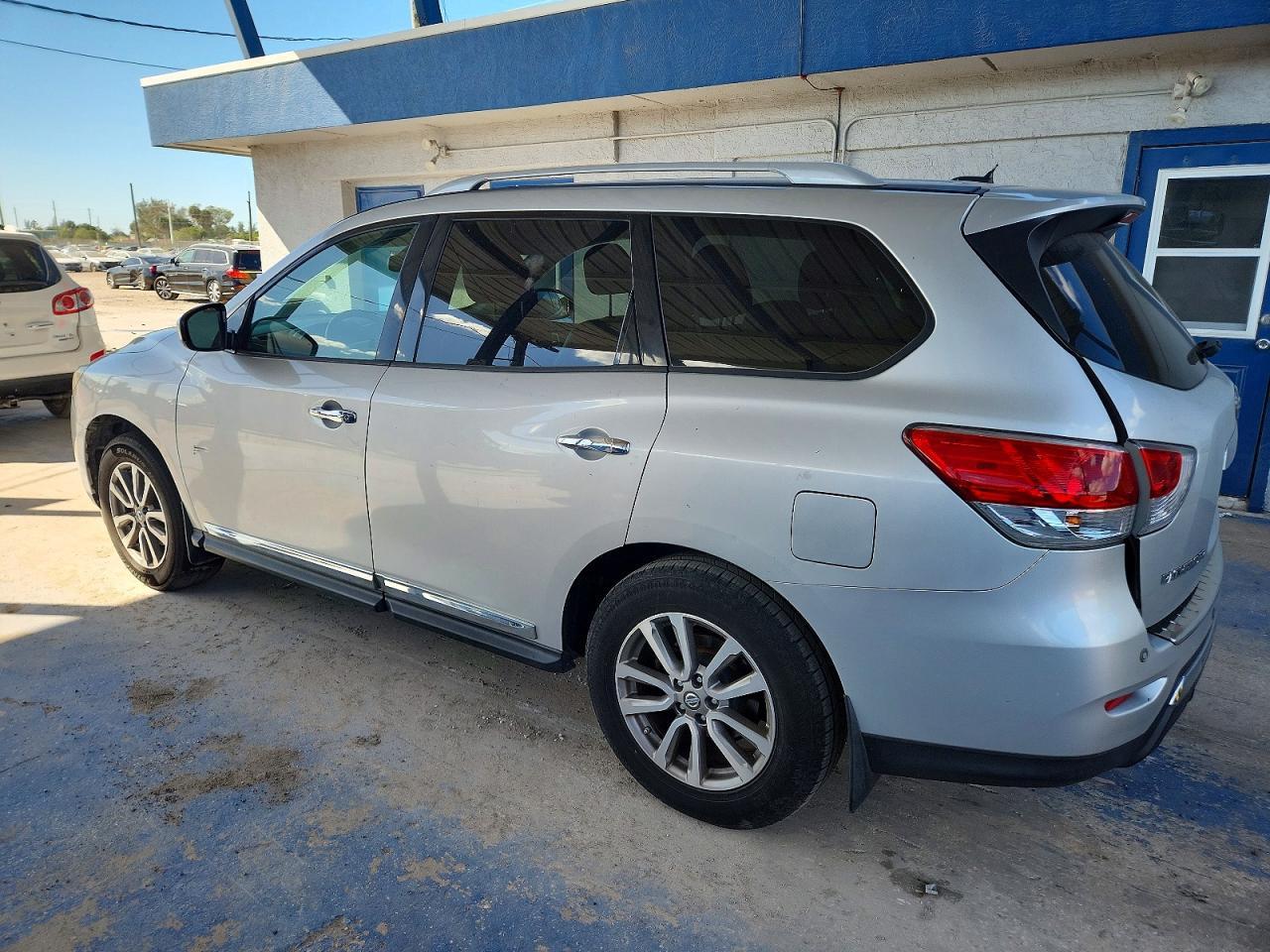 2014 Nissan Pathfinder S - Фото 2