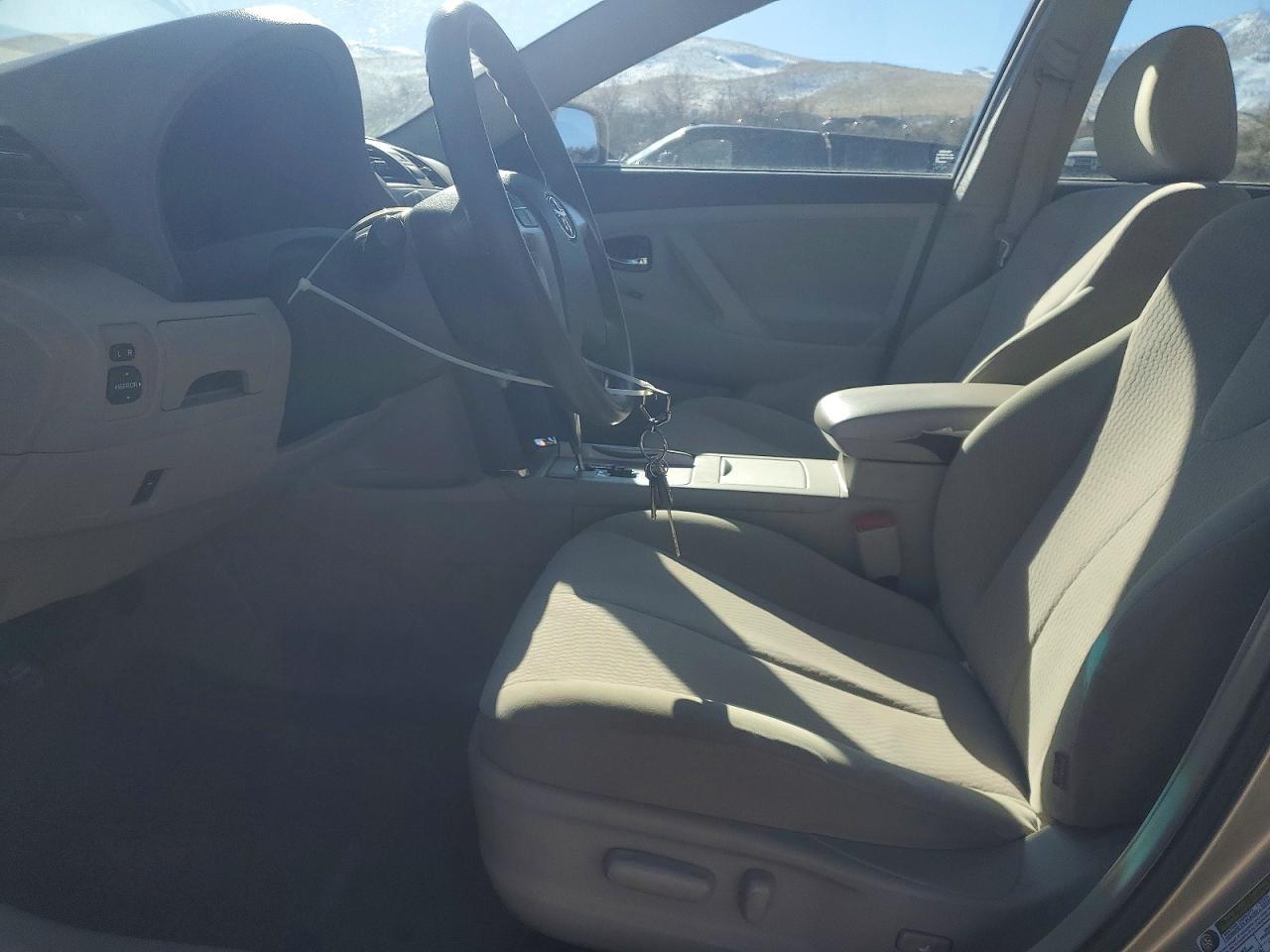 2011 Toyota Camry Base - Фото 7
