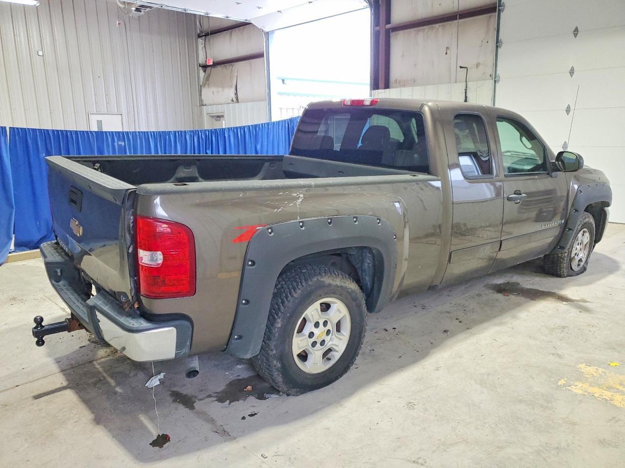 2008 Chevrolet Silverado K1500 - Image 3
