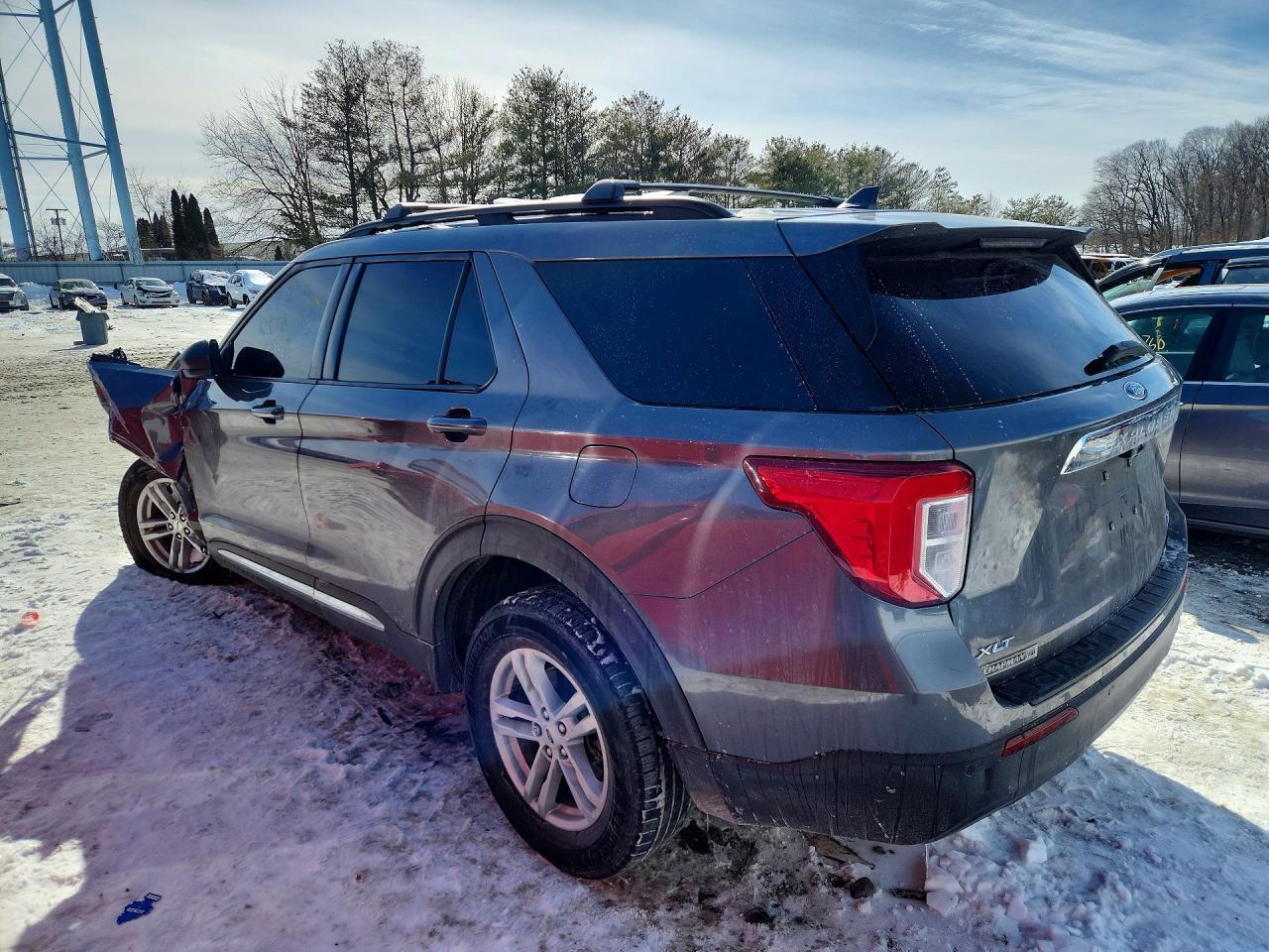 2021 Ford Explorer Xlt - Фото 2