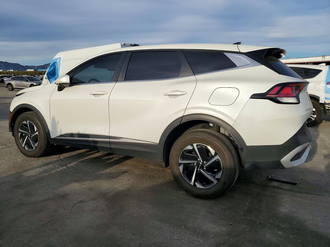 2023 Kia Sportage Hybrid Lx - Фото 2
