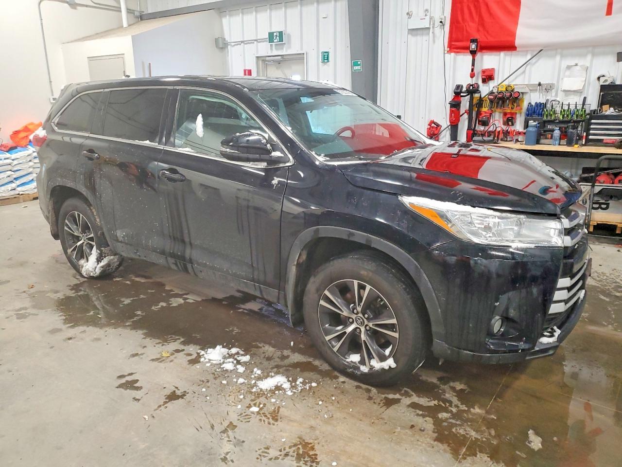 2018 Toyota Highlander Le - Image 4