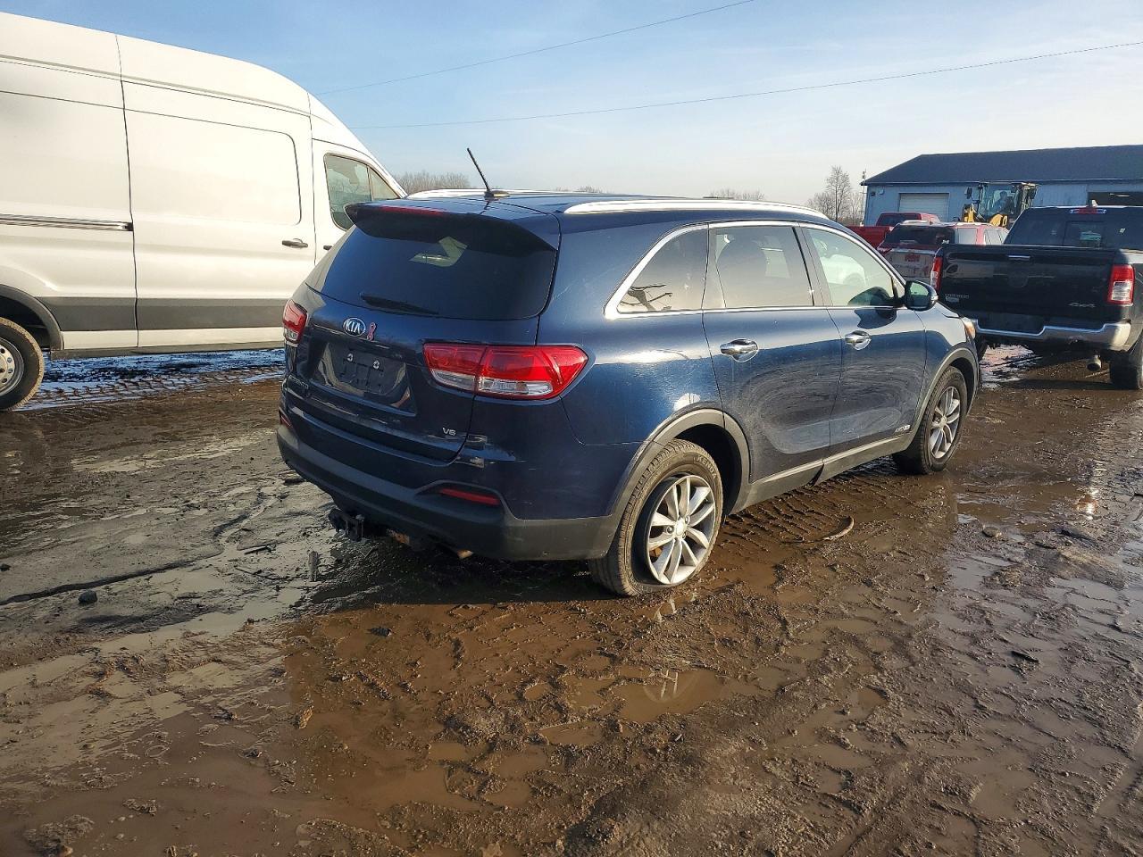 2018 Kia Sorento Lx - Image 3