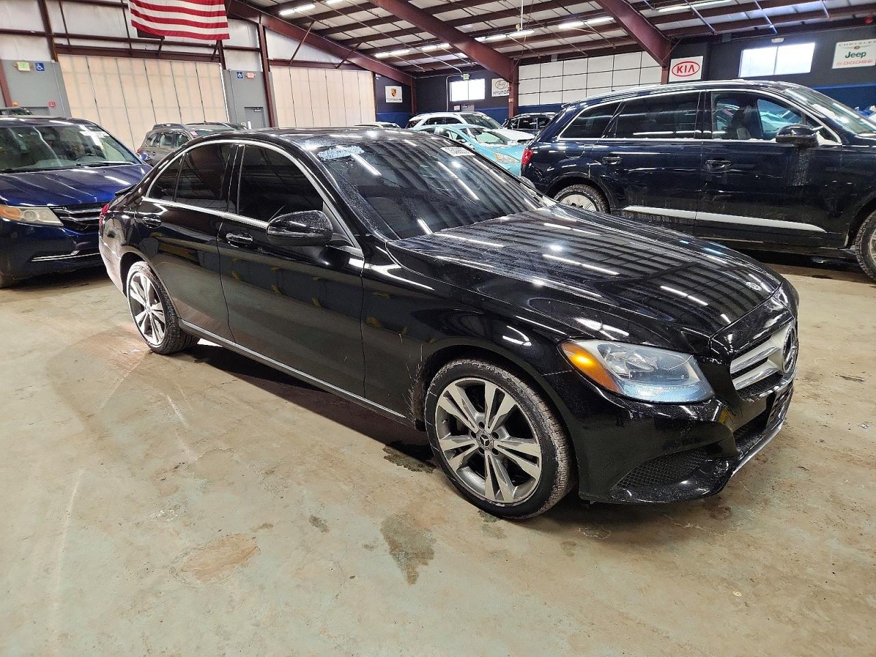 2018 Mercedes-Benz C 300 4Matic - Фото 4