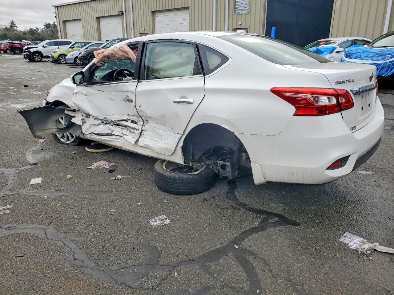 2019 Nissan Sentra S - Фото 2