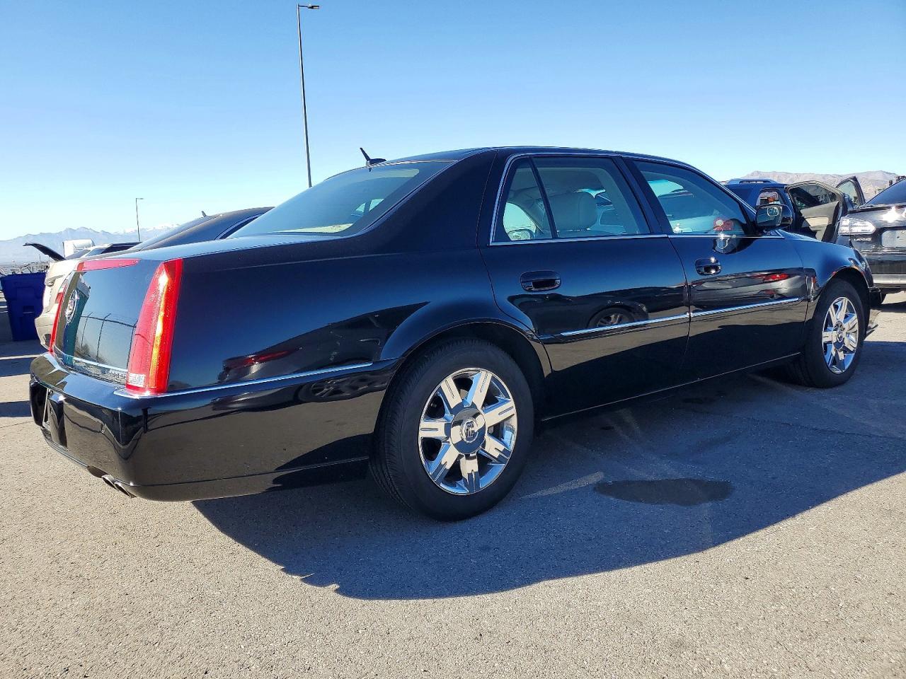 2006 Cadillac Dts - Image 3