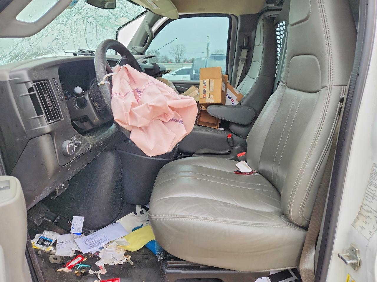 2016 Chevrolet Express G2500 Utility / Service Van - Фото 7