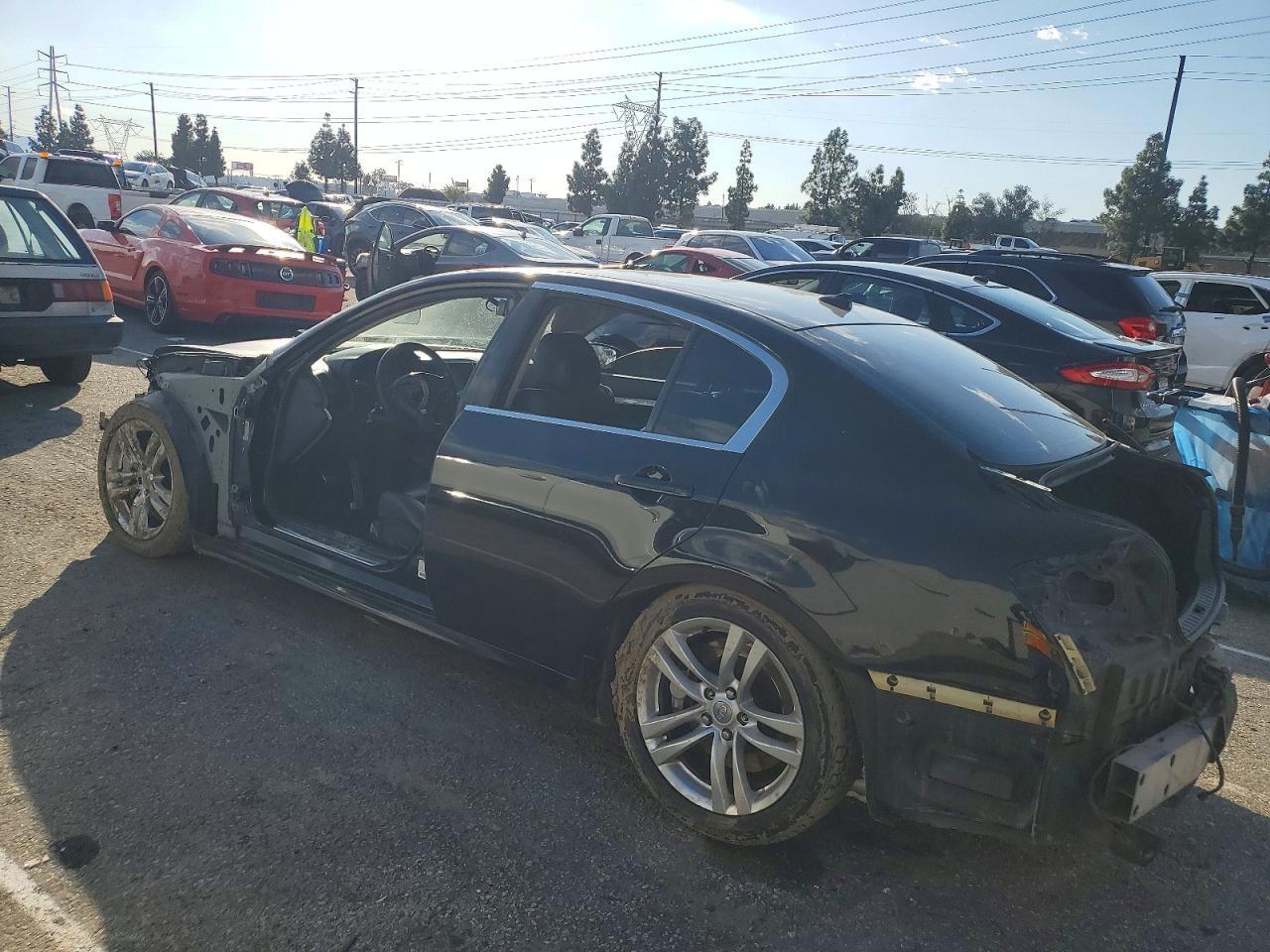 2011 Infiniti G37 Sedan Journey - Фото 2