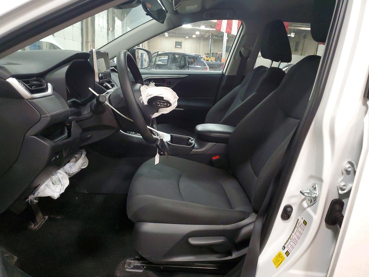 2025 Toyota Rav4 Le - Фото 7