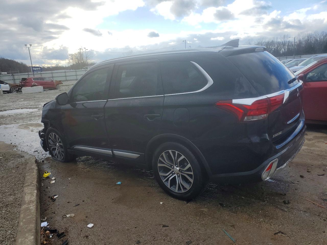 2017 Mitsubishi Outlander Se - Image 2