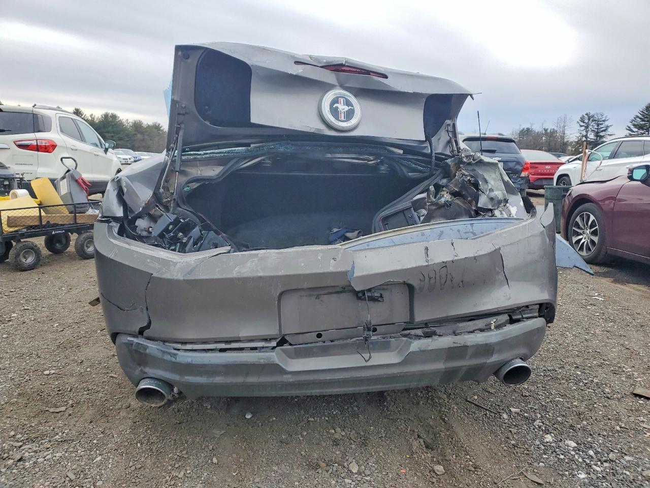 2011 Ford Mustang - Image 6