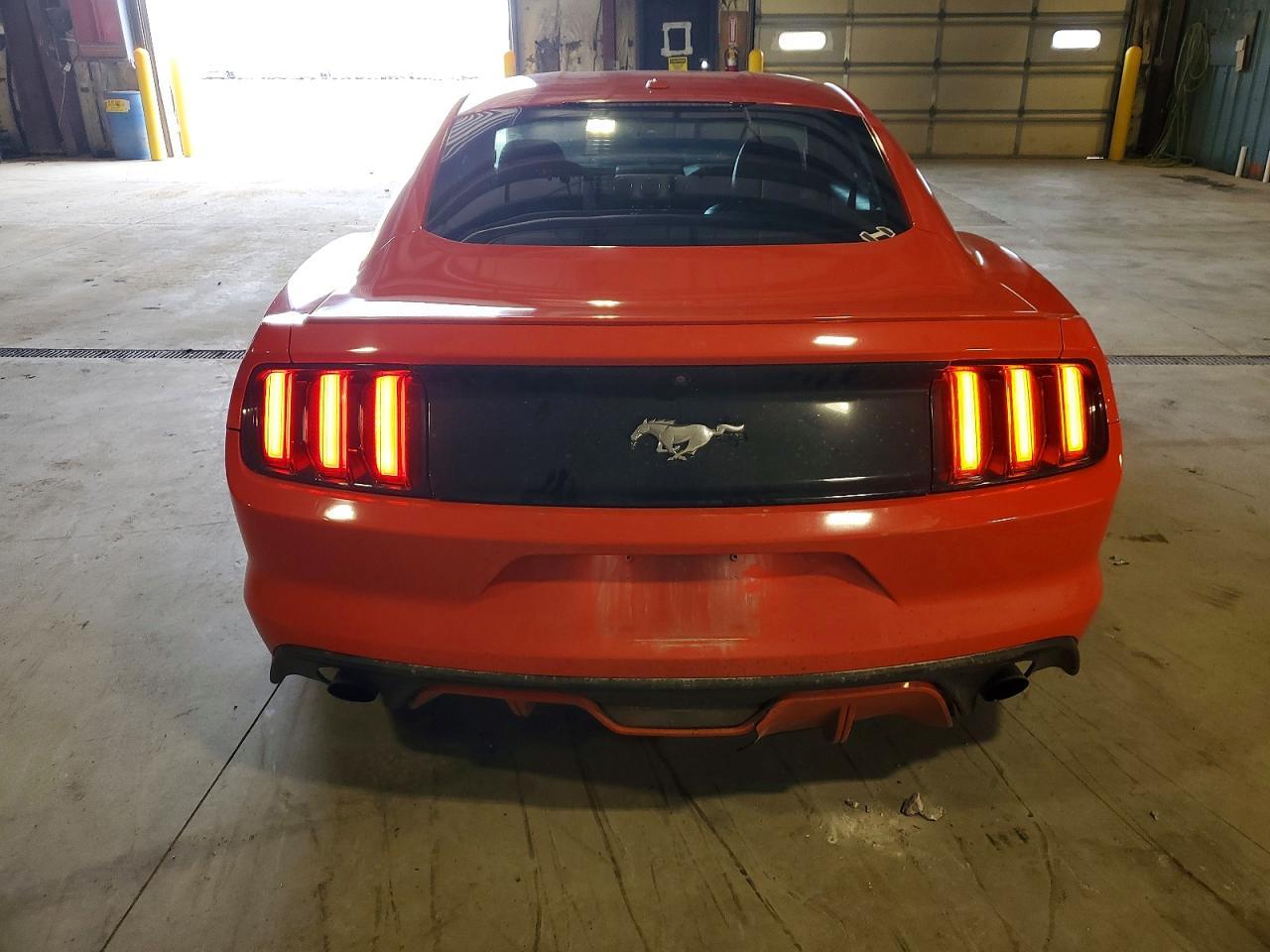 2016 Ford Mustang - Фото 6
