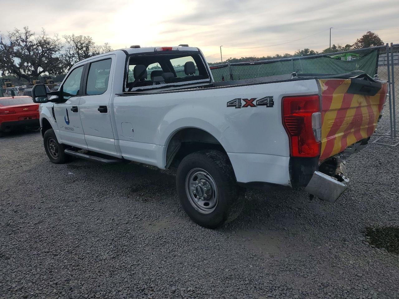 2021 Ford F250 Super Duty - Фото 2