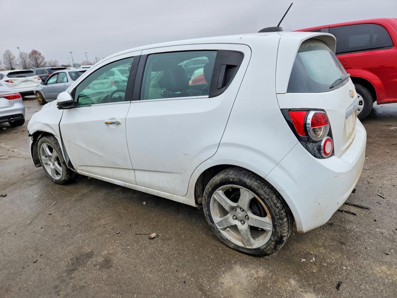 2015 Chevrolet Sonic Ltz - Фото 2