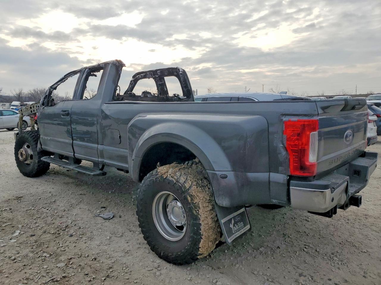 2018 Ford F350 Super Duty - Фото 2