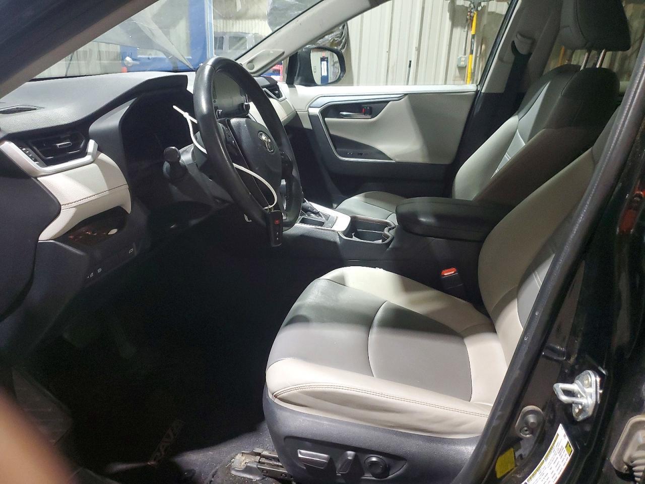 2020 Toyota Rav4 Limited - Фото 7