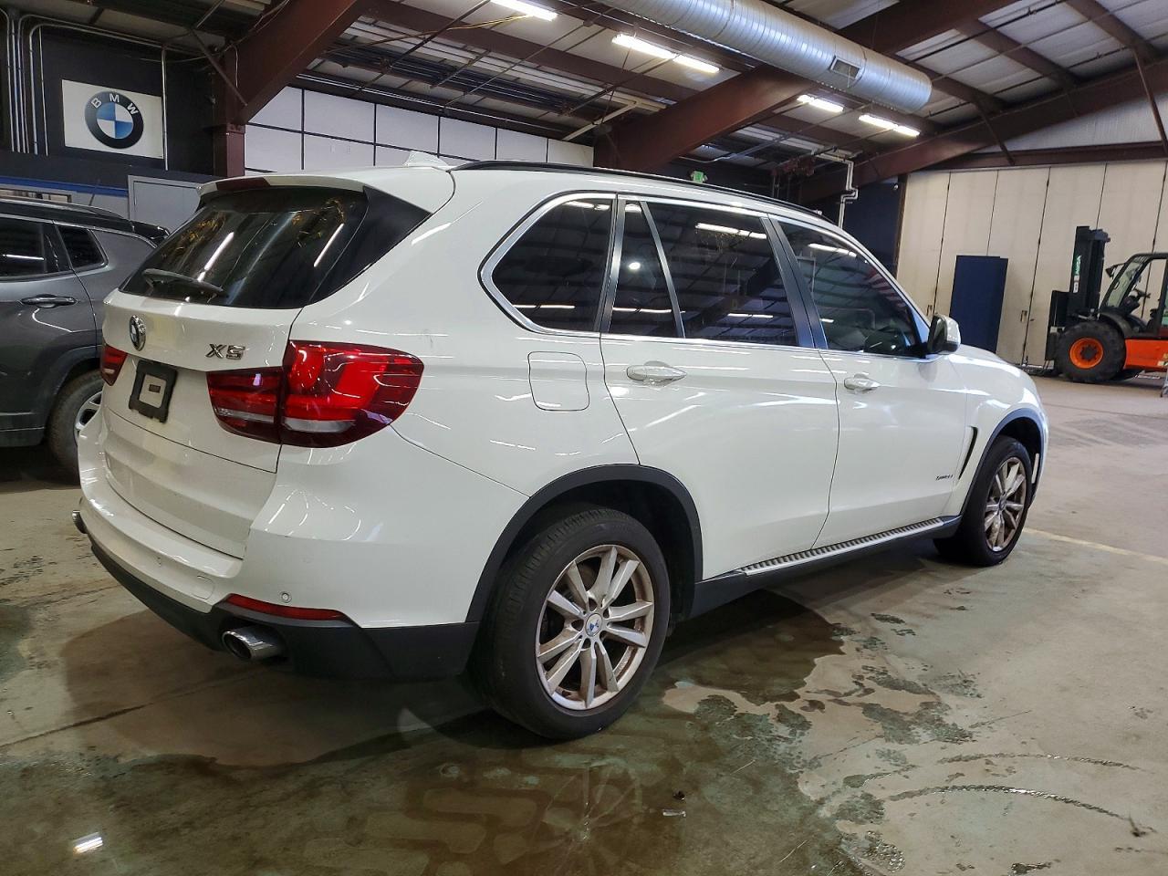 2015 BMW X5 xDrive35I - Фото 3