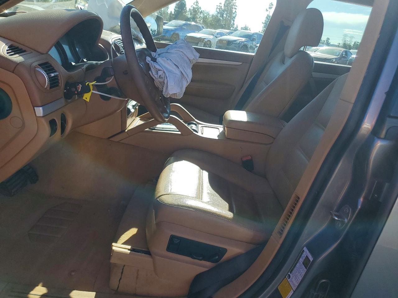 2010 Porsche Cayenne - Image 7