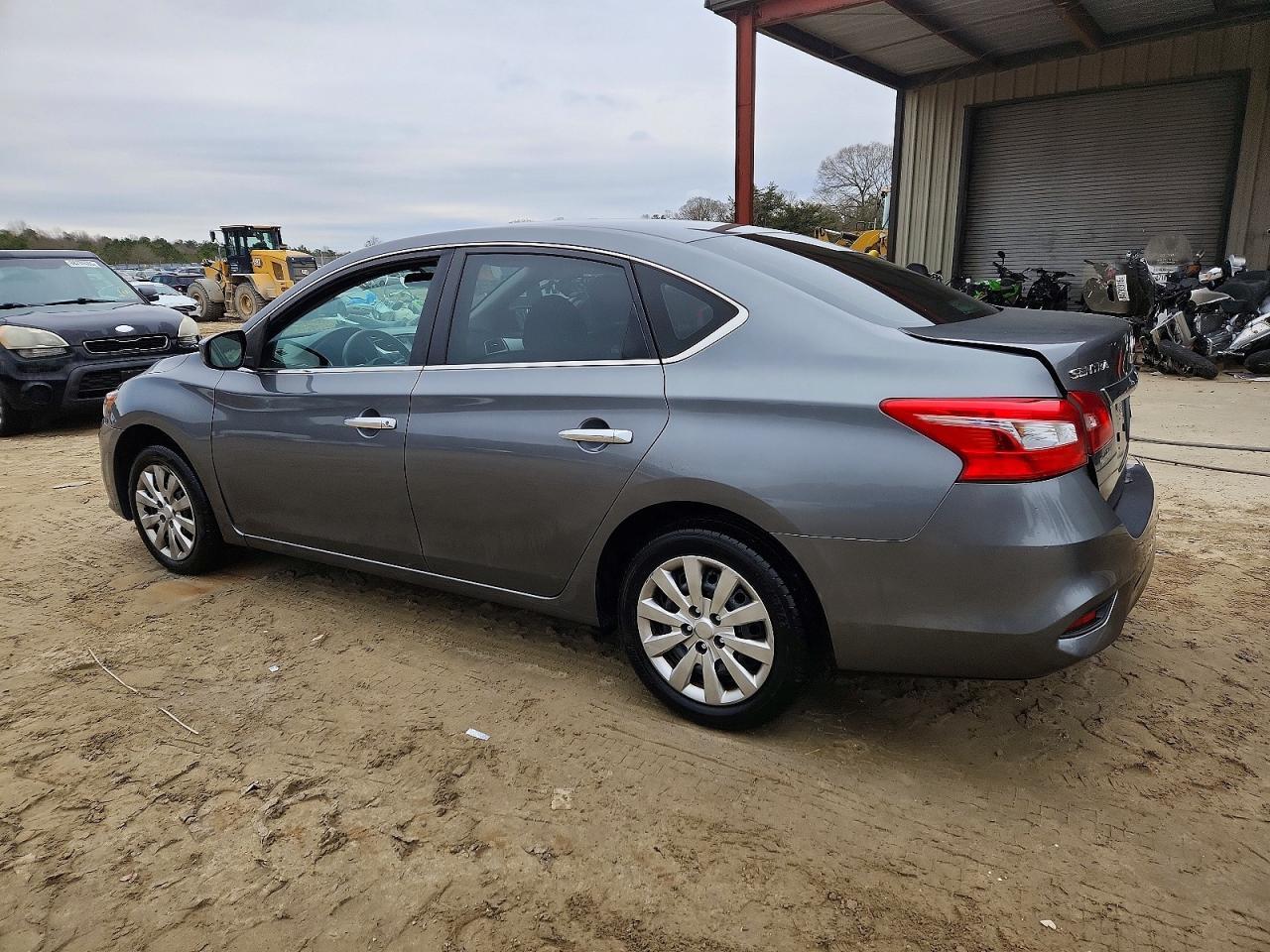 2018 Nissan Sentra S - Фото 2