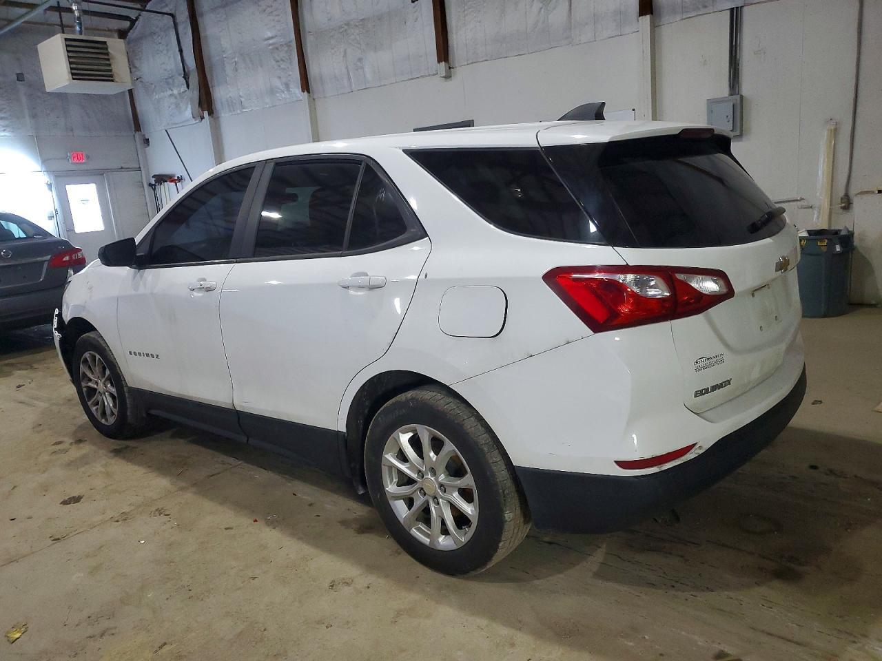 2020 Chevrolet Equinox Ls - Фото 2