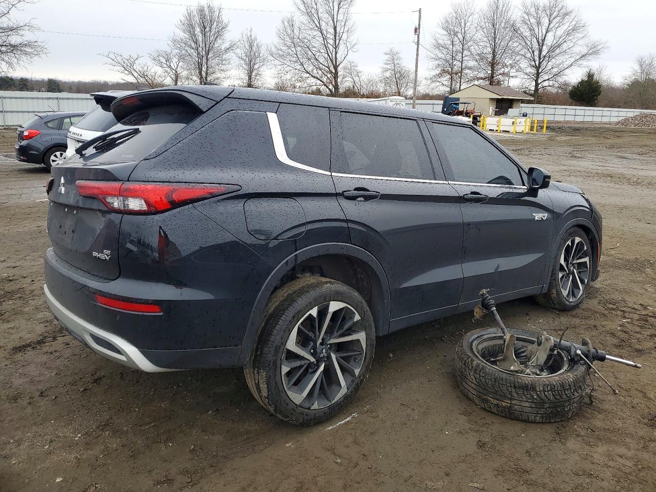 2024 Mitsubishi Outlander Se - Image 3