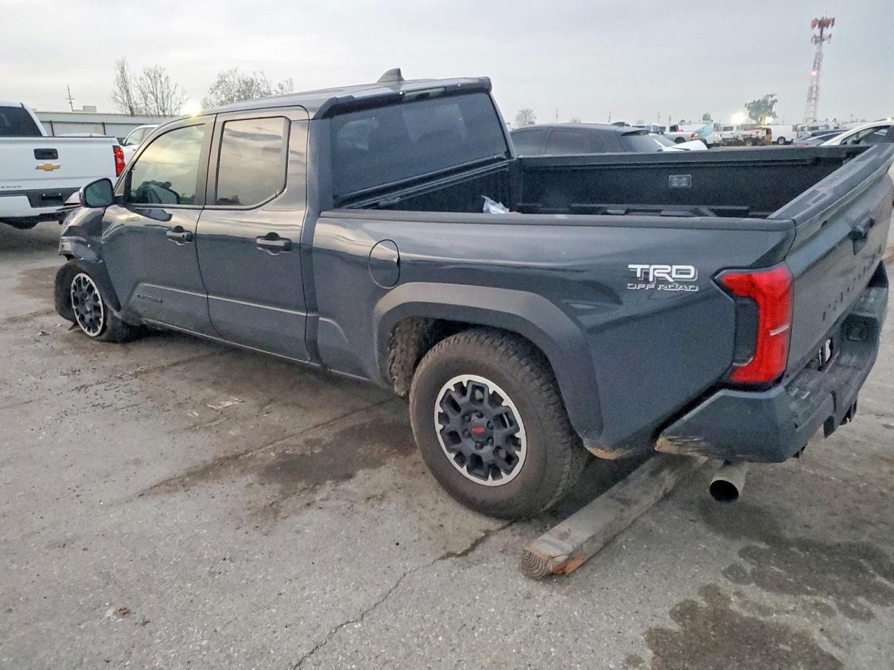 2025 Toyota Tacoma Double Cab - Фото 2