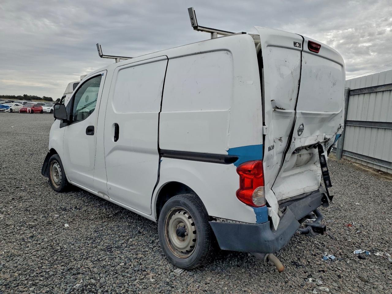 2017 Nissan Nv200 2.5S - Фото 2