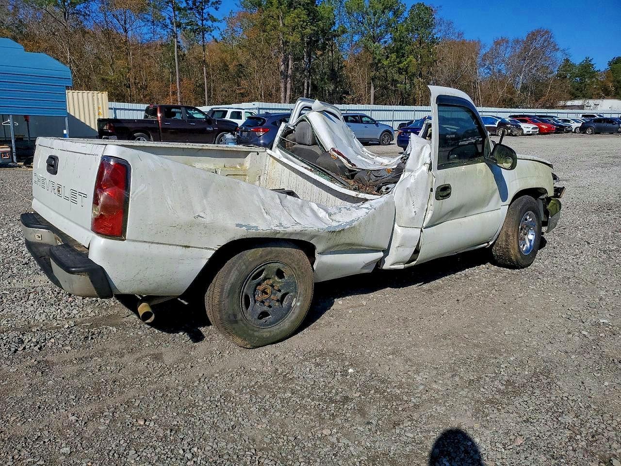 2003 Chevrolet Silverado C1500 - Фото 3