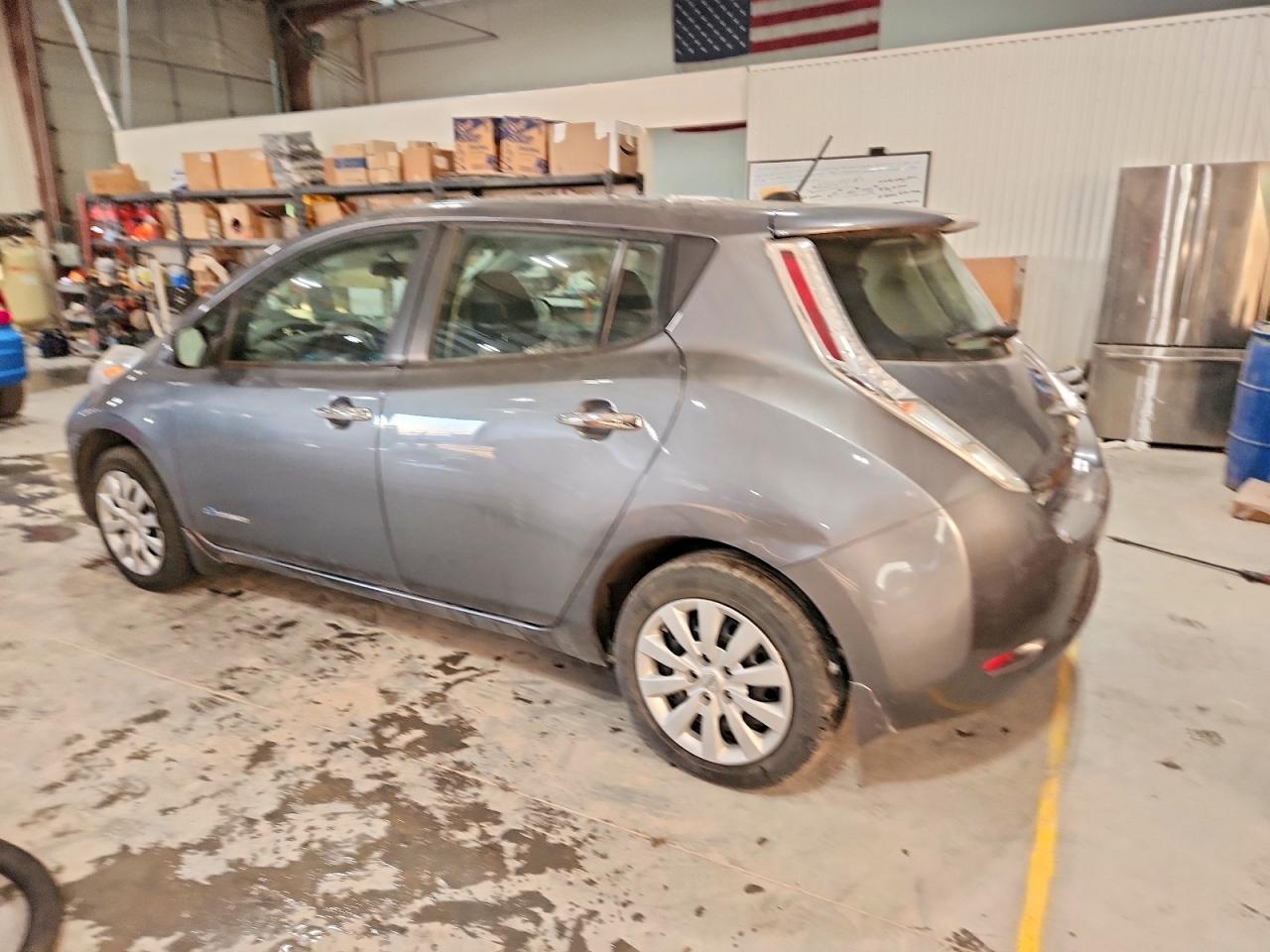 2016 Nissan Leaf S - Фото 2