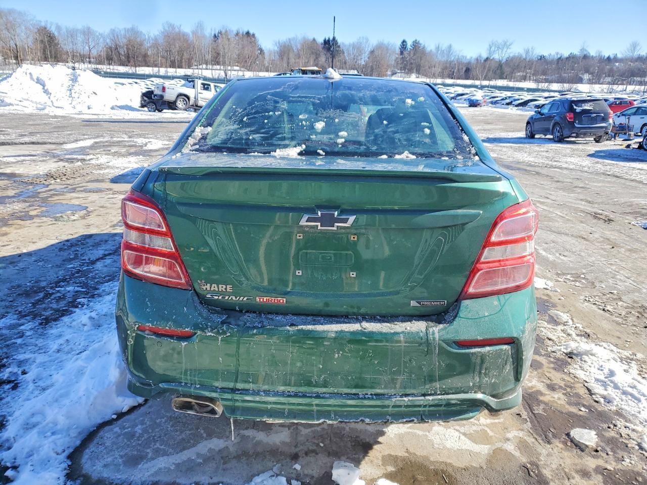 2018 Chevrolet Sonic Premier - Фото 6
