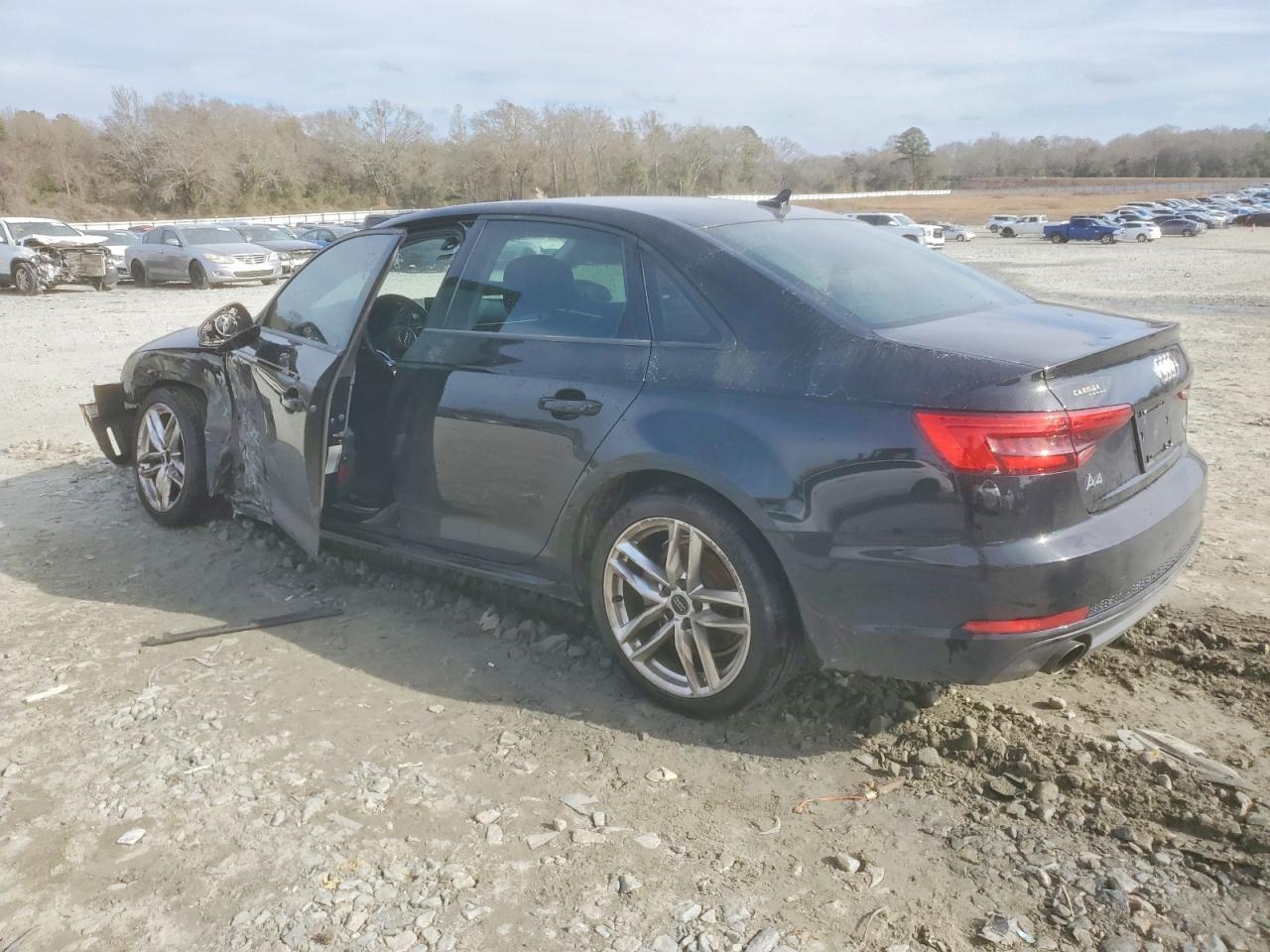 2017 Audi A4 Ultra Premium - Фото 2