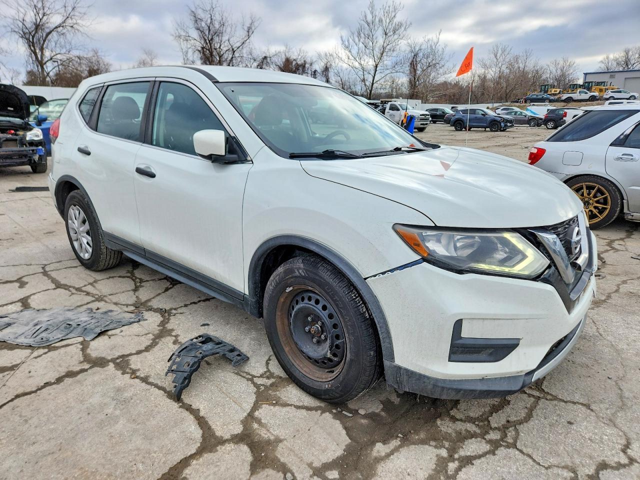 2017 Nissan Rogue S - Image 4