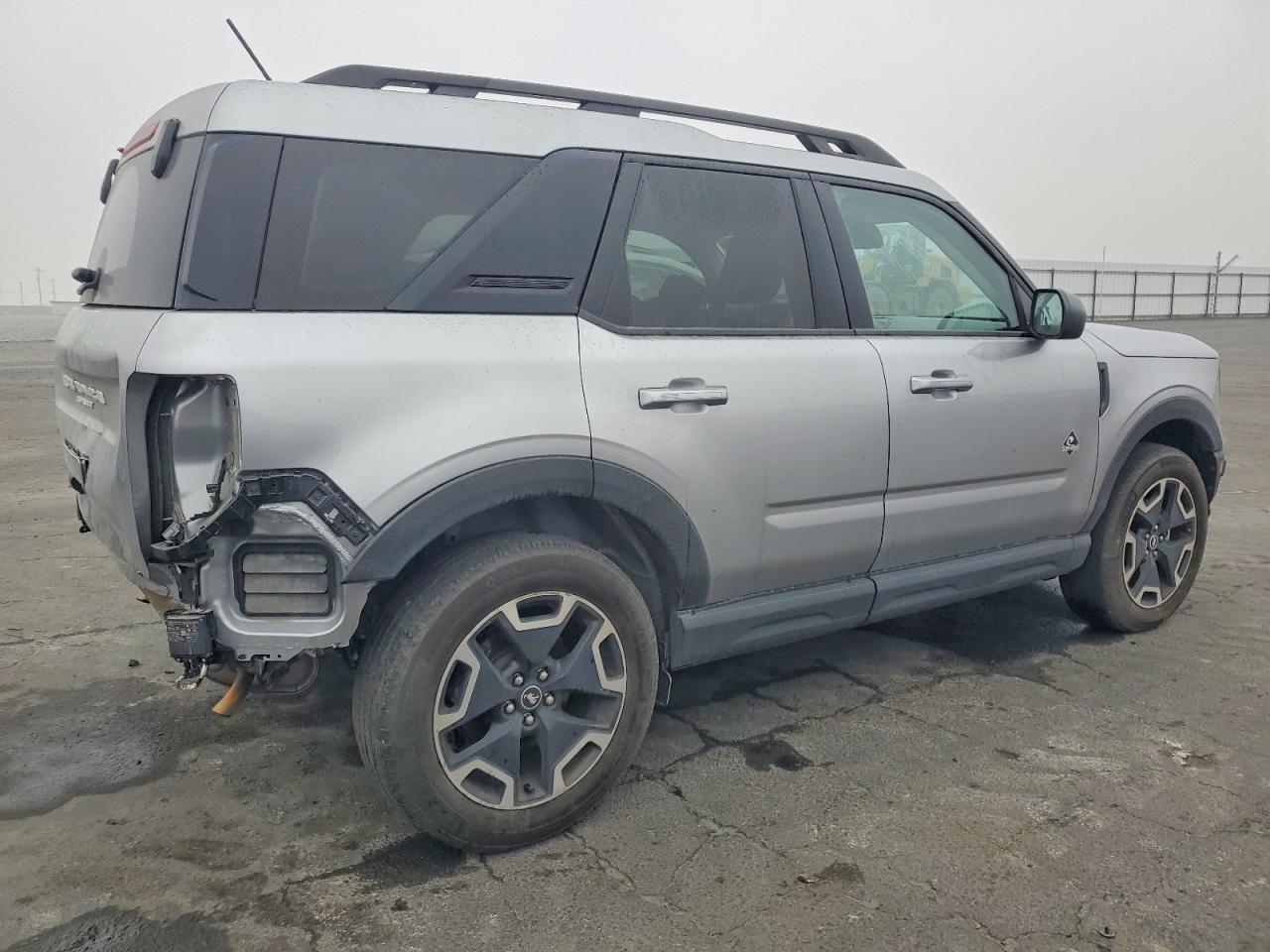 2023 Ford Bronco Sport Outer Banks - Image 3