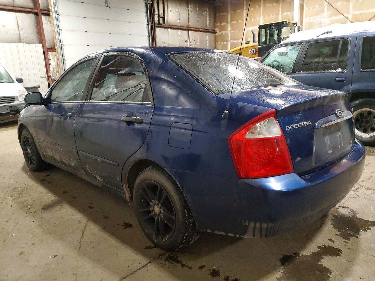 2004 Kia Spectra Lx - Фото 2