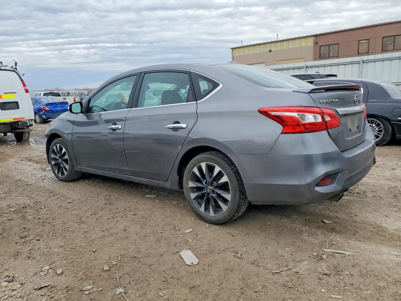 2019 Nissan Sentra Sr - Фото 2