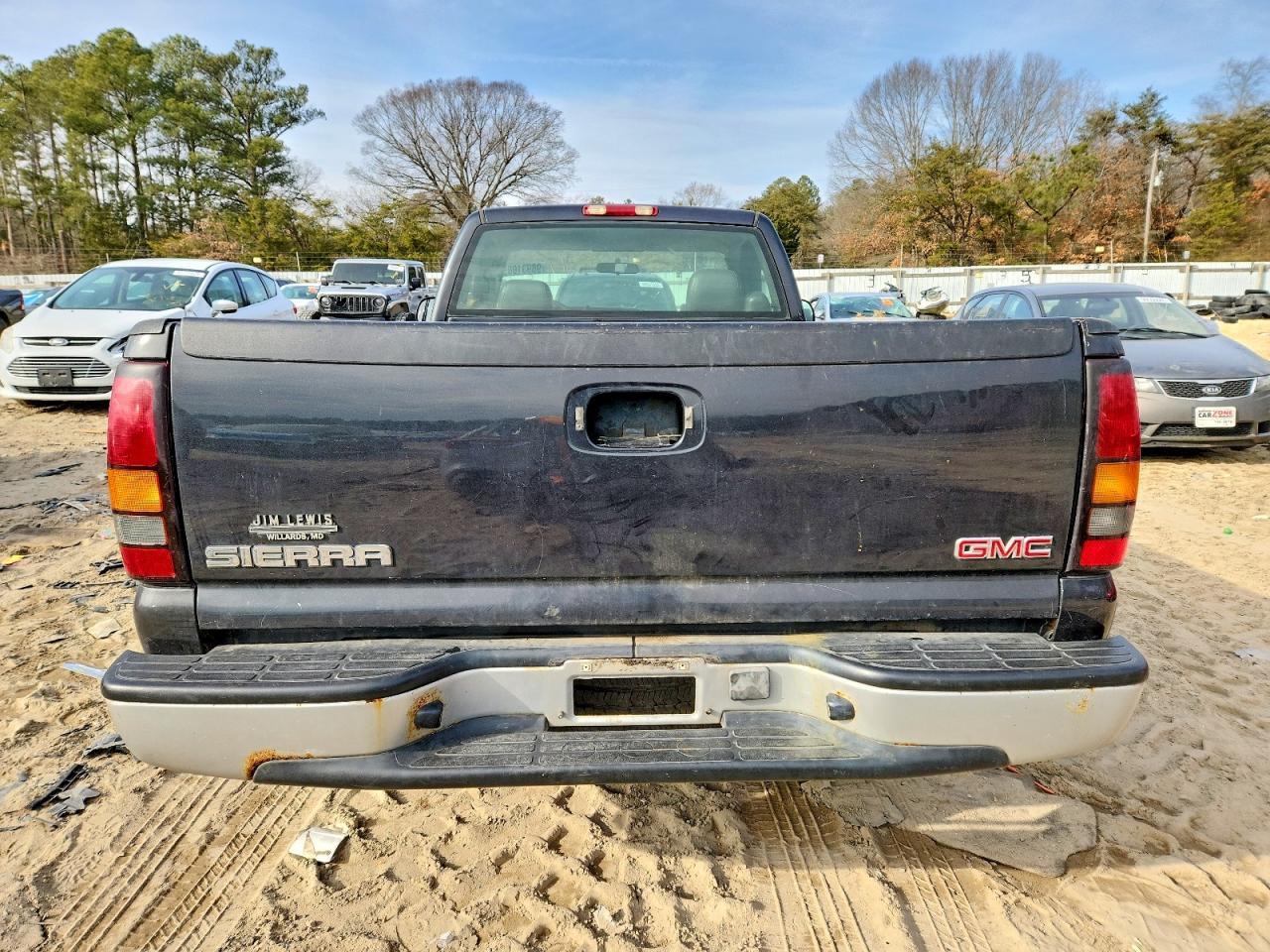 2004 GMC New Sierra C1500 - Image 6