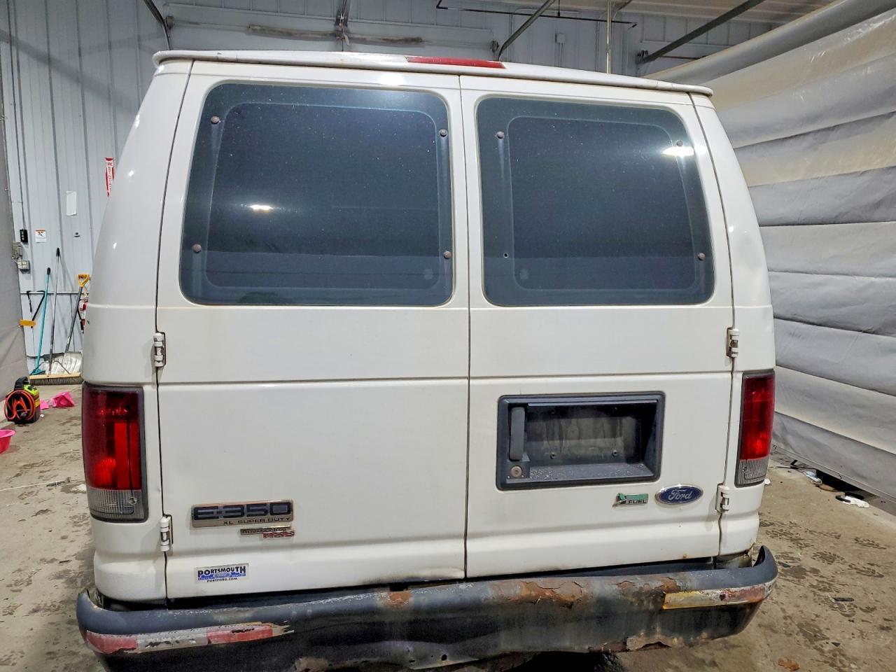 2010 Ford Econoline E350 Super Duty Wagon - Image 6