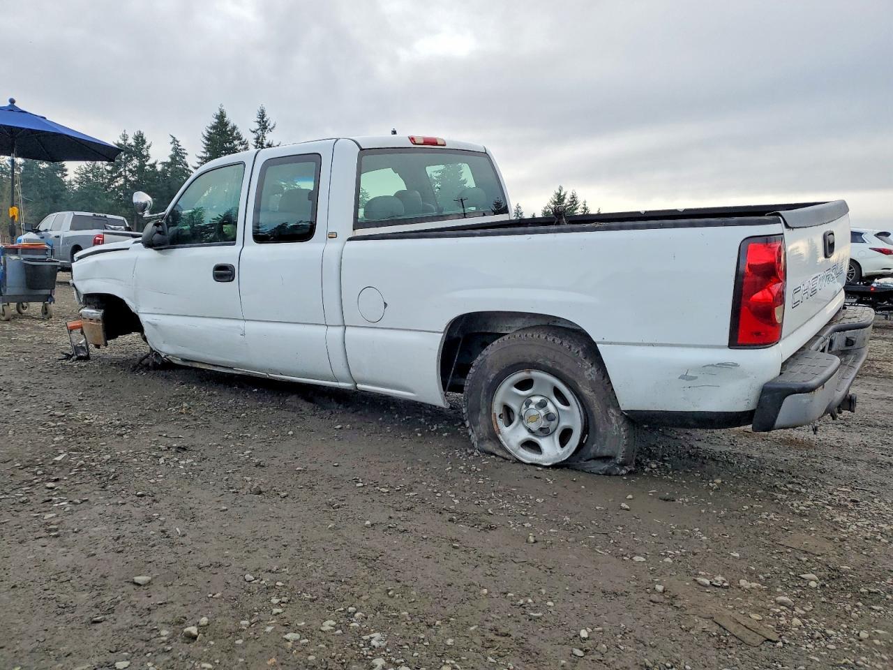 2003 Chevrolet Silverado K1500 - Фото 2