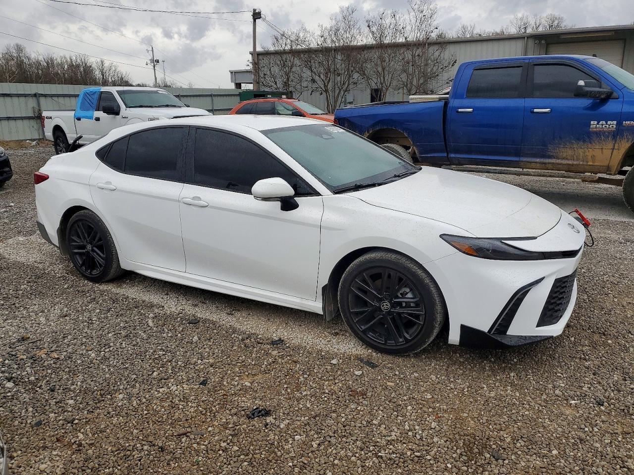 2025 Toyota Camry - Фото 4